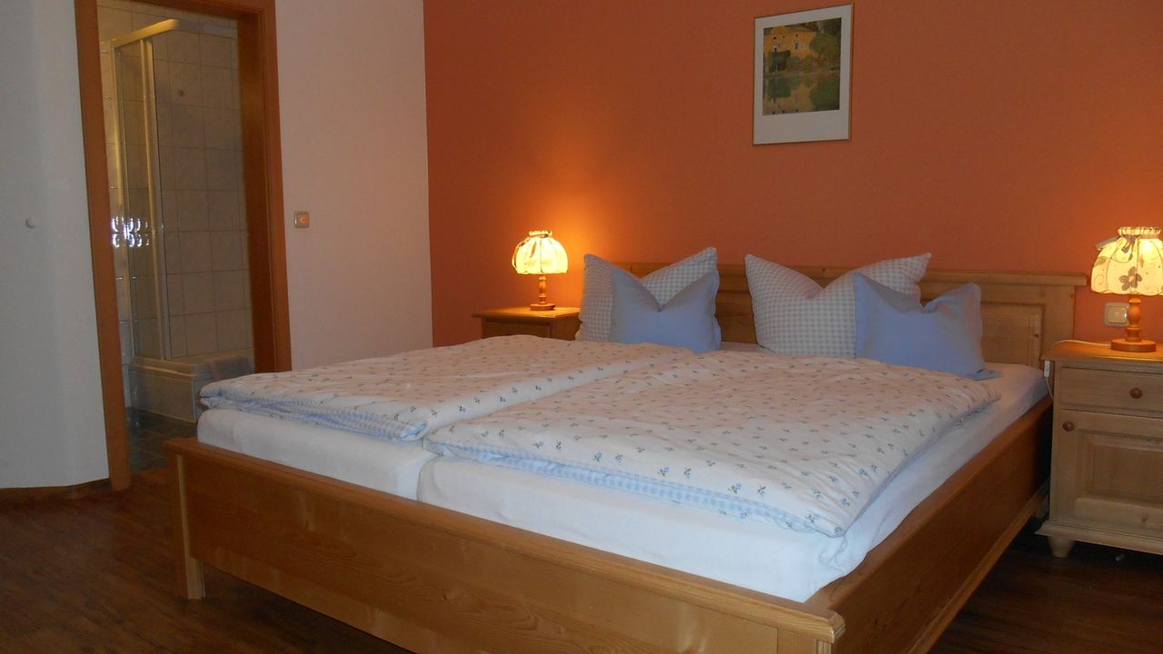 Schlafzimmer 2 der Wohnung "Hörndlwand" Schlafzimmer 2 der Wohnung "Hörndlwand"